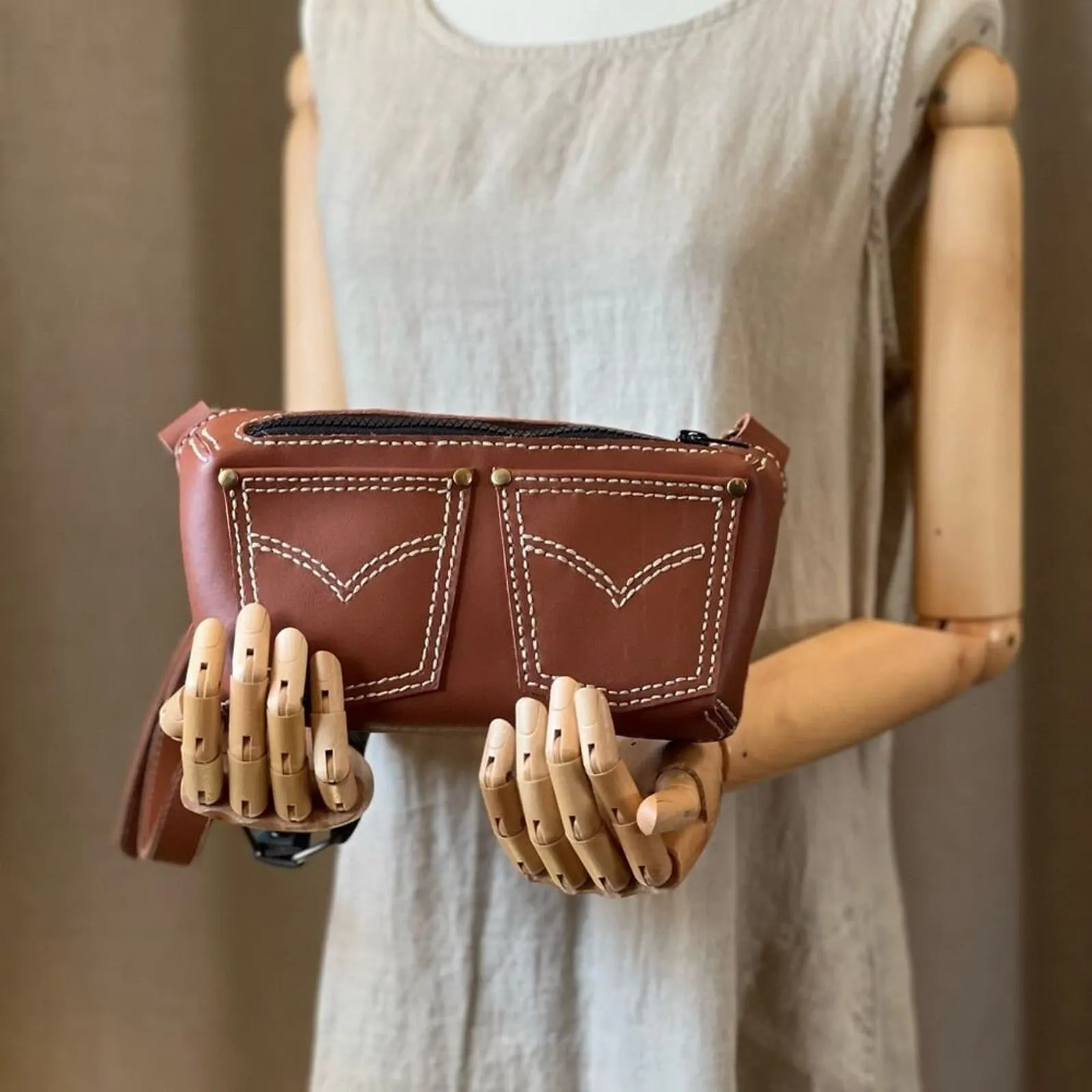 Back Pocket Chic: Handmade Leather Fanny Pack