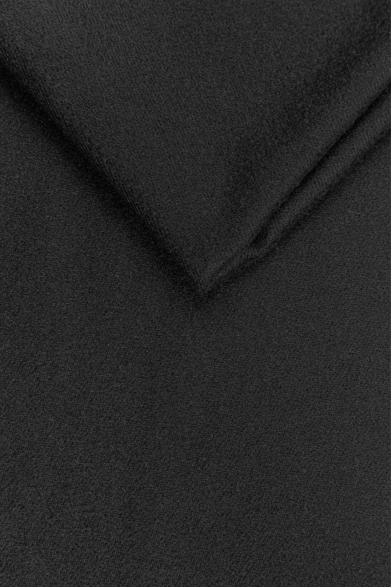 Black Plain Heavyweight Scarf with Tassels