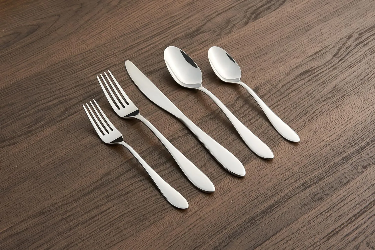 CAMBRIDGE Silversmiths Delia Mirror 20-Piece Flatware Set, Service for 4