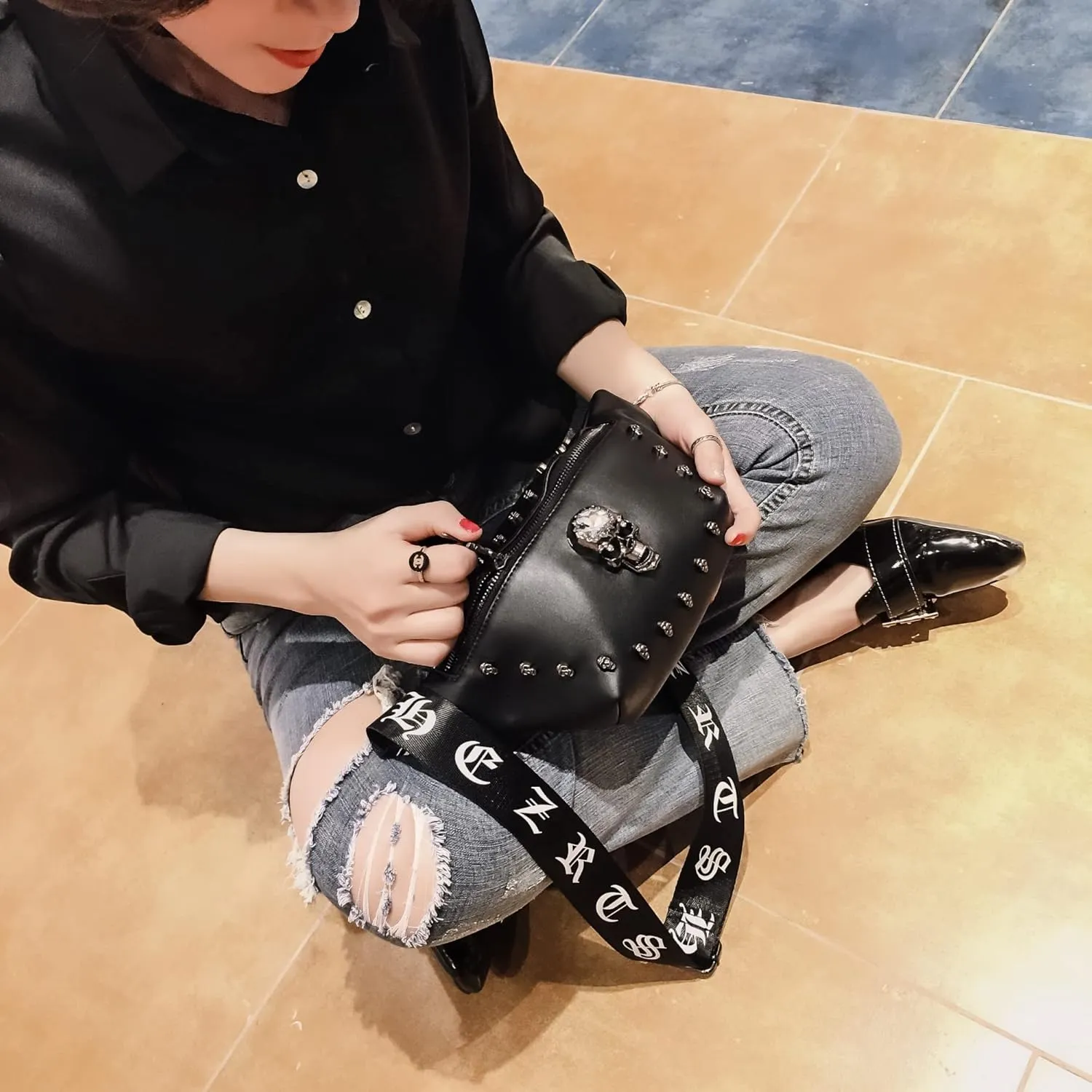 Leather Fanny Packs for Women,Fashion Leather Waist Bag Black Fanny Pack Men Skull Design Bum Bags for Women Crossbody Belt Bag Waist Pack for Holiday Festival Travel Running Hiking (Skull -1)
