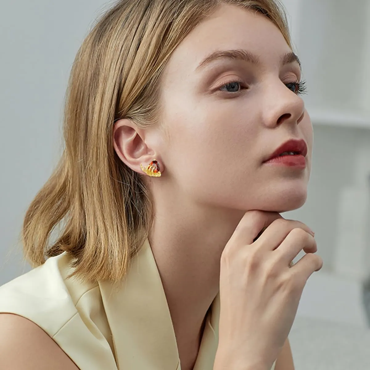 OHAYOO Skeleton Hand Earrings 925 Sterling Silver Skull Earrings Halloween Stud Earrings Gothic Jewelry Gifts for Women Men