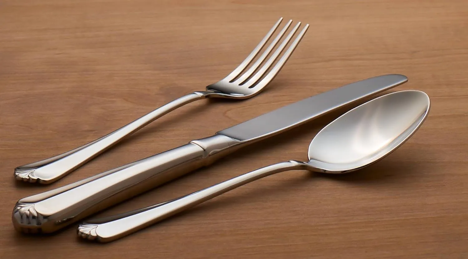 Oneida 2273045AL20 Juilliard 45 Piece Fine Flatware Set, Service For 8