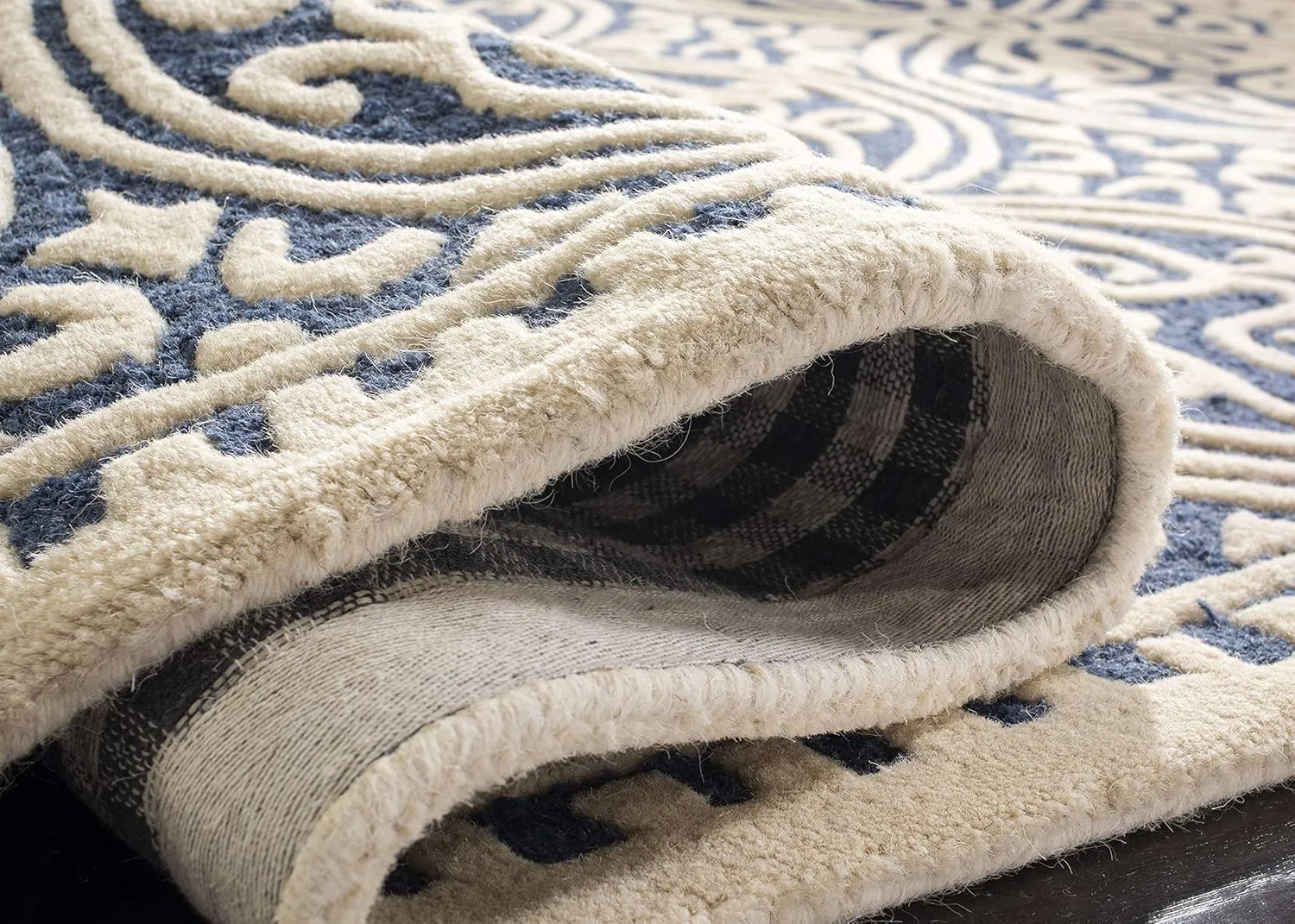 SAFAVIEH Cambridge Collection 31.2" x 48" CAM123G Handmade Moroccan Premium Wool Accent Rug