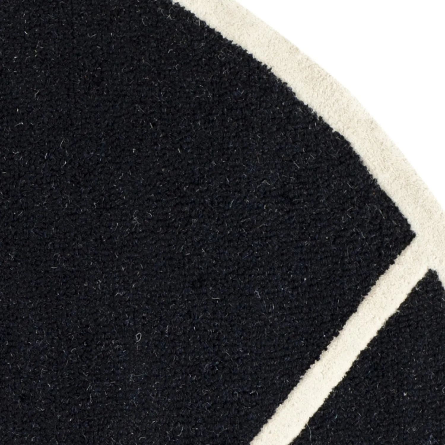 SAFAVIEH Cambridge Collection Area Rug - 6' Round, Black & Ivory, Handmade Moroccan Trellis Wool, Ideal for High Traffic Areas in Living Room, Bedroom (CAM136E)