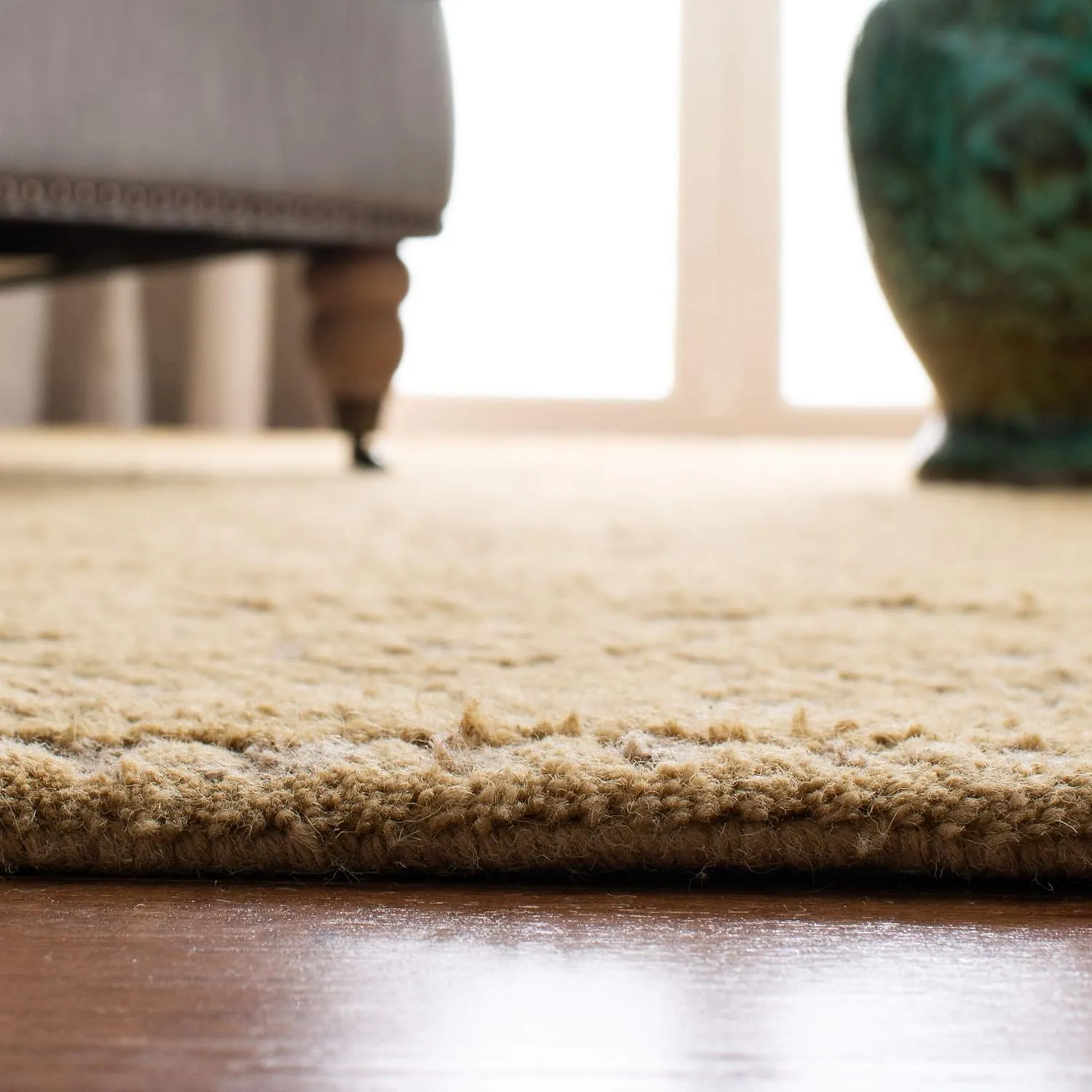 SAFAVIEH Cambridge Collection Runner Rug - 2'6" x 10', Light Gold & Dark Gold, Handmade Moroccan Wool, Ideal for High Traffic Areas in Living Room, Bedroom (CAM233A)