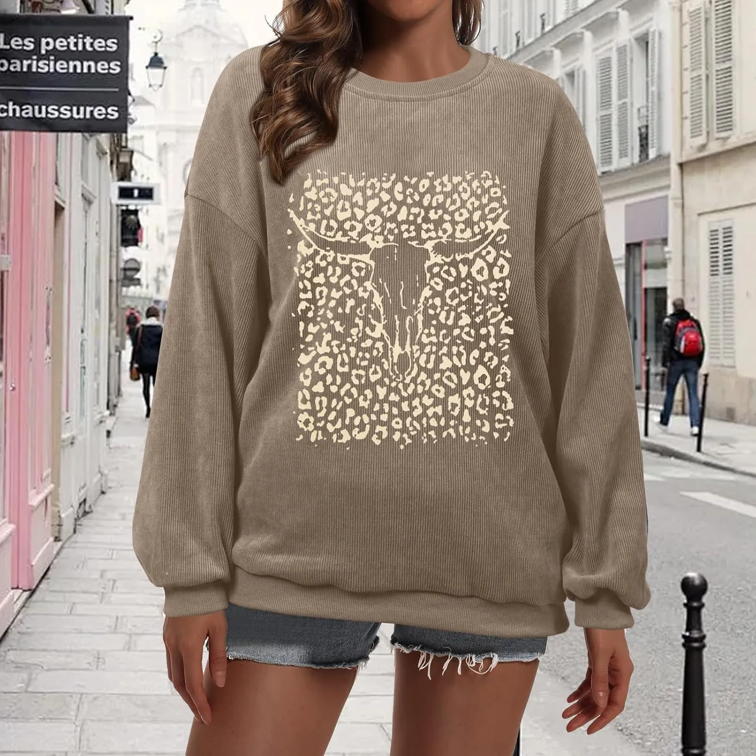 UNIQUEONE Boho Cow Skull Sweatshirt Women: Oversized Vintage Western Rodeo Graphic Tee Country Concert Outfits Pullover Tops
