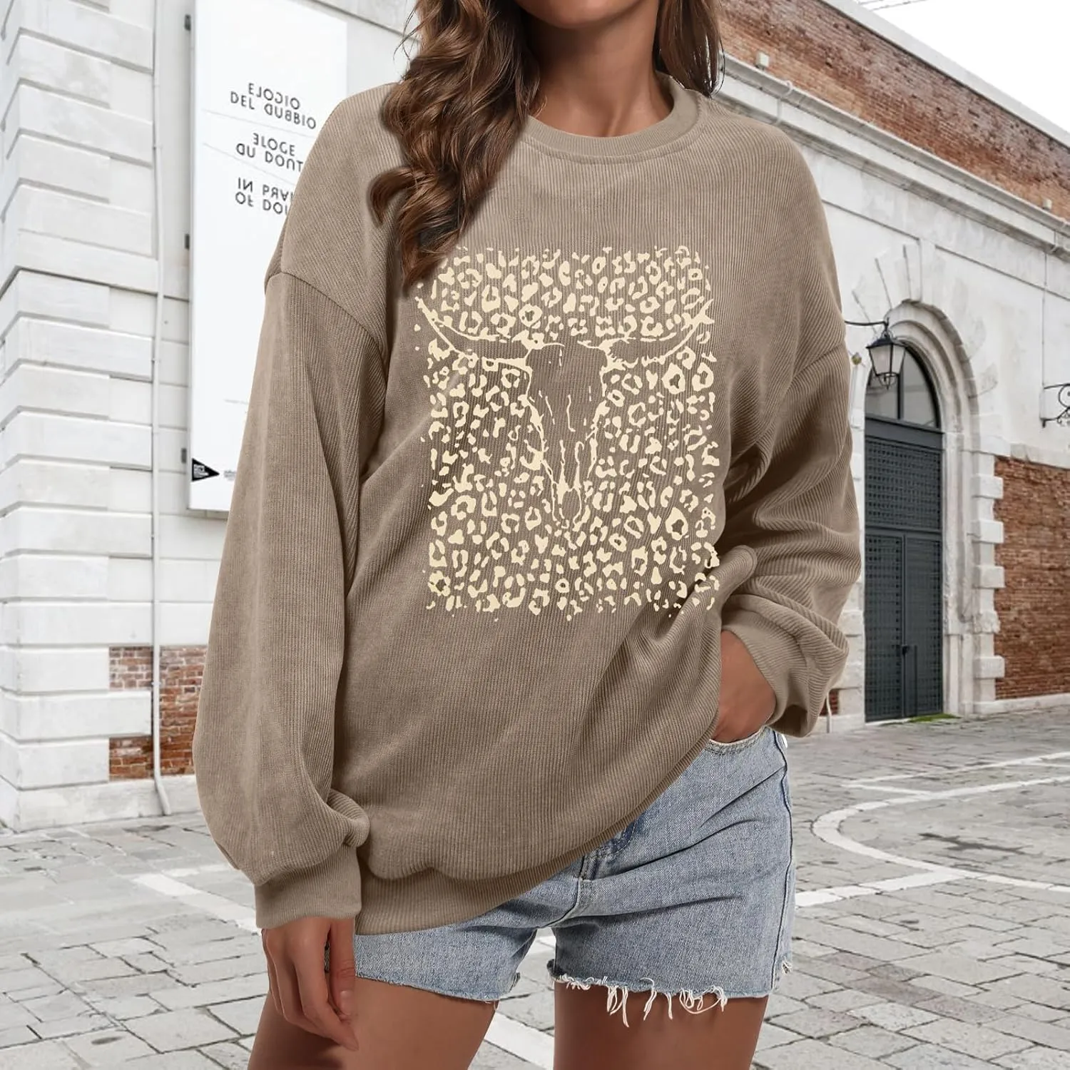 UNIQUEONE Boho Cow Skull Sweatshirt Women: Oversized Vintage Western Rodeo Graphic Tee Country Concert Outfits Pullover Tops