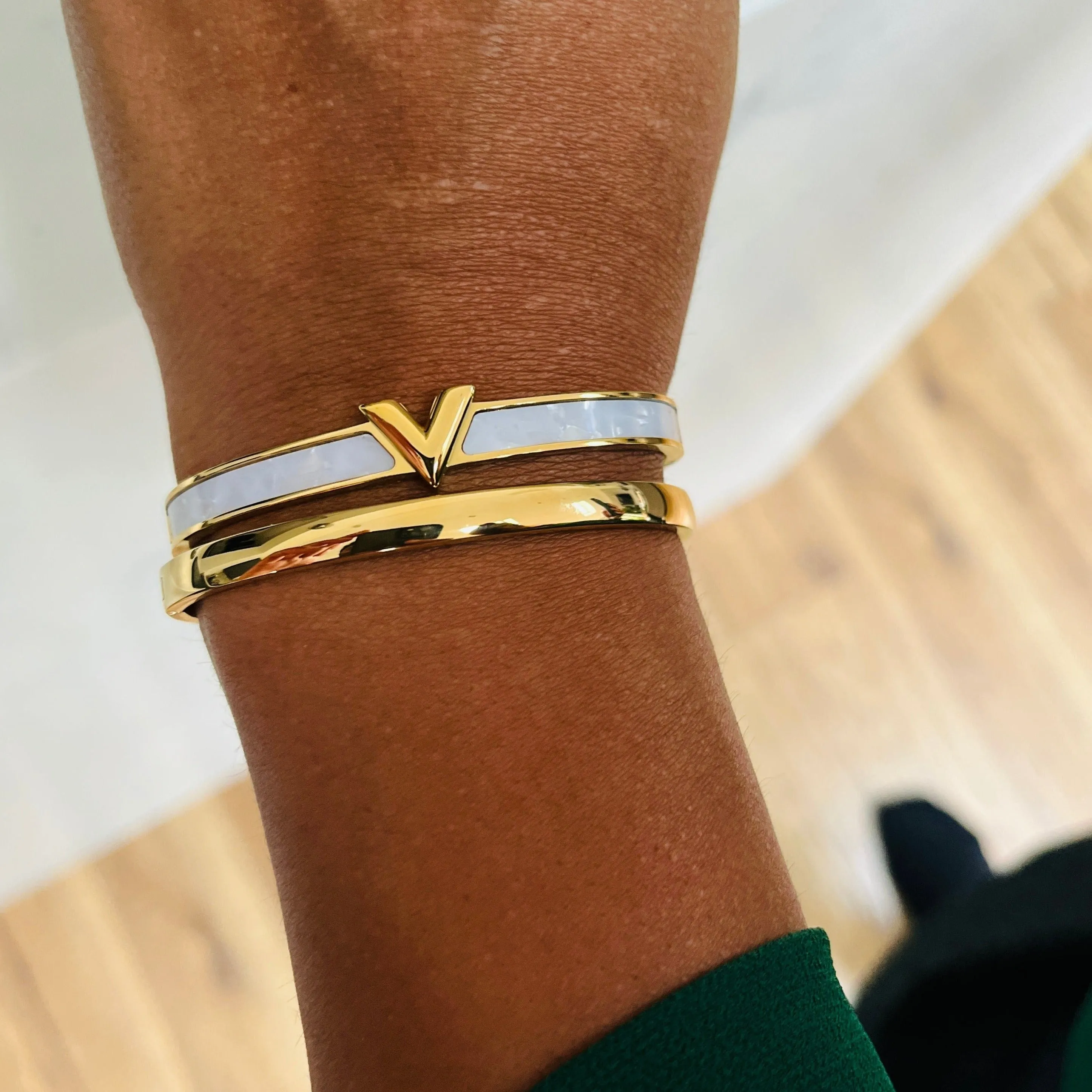 Vista 18K Gold Plated Enamel Bangle