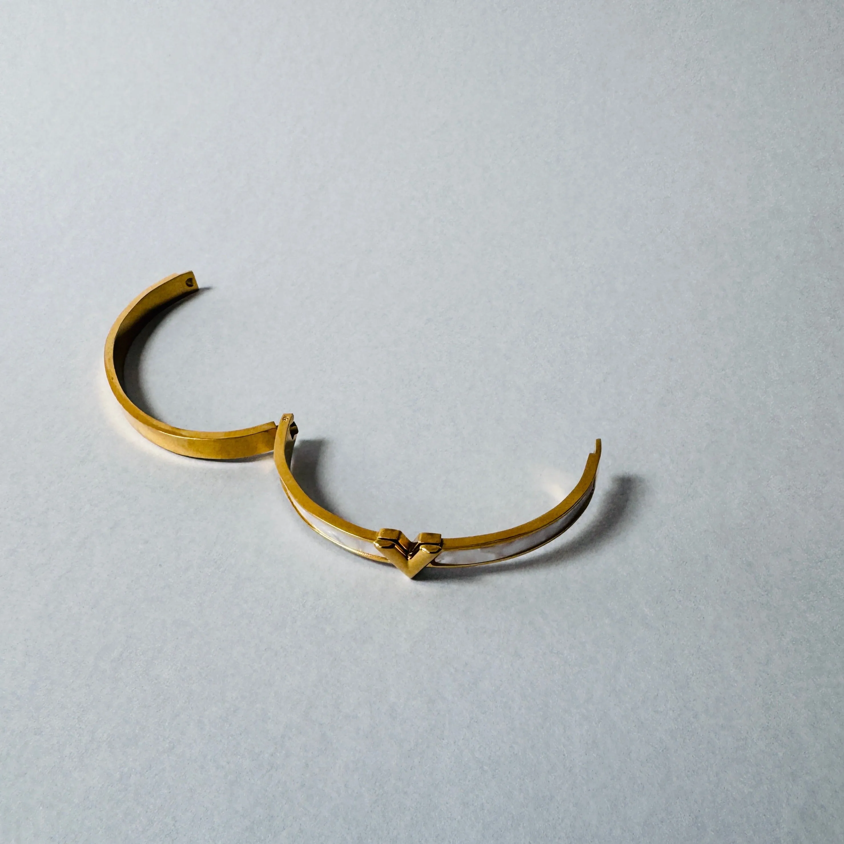 Vista 18K Gold Plated Enamel Bangle